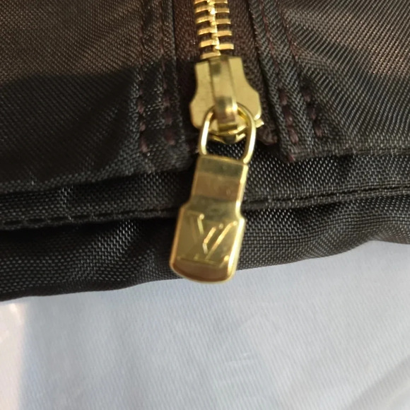 Louis Vuitton nylon garmet bag with hanger preowned - Picture 6 of 9